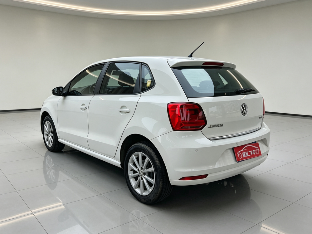 Volkswagen Polo 2014 car image #4