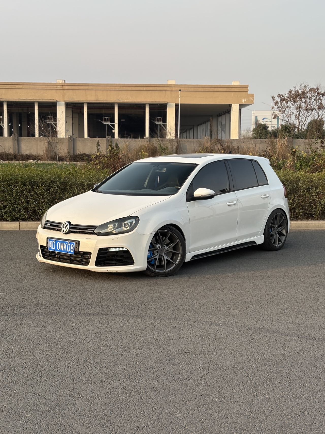 Volkswagen Golf (Imported) 2011 car image 