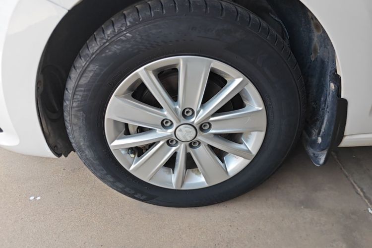 Volkswagen Santana 2017 car image #9