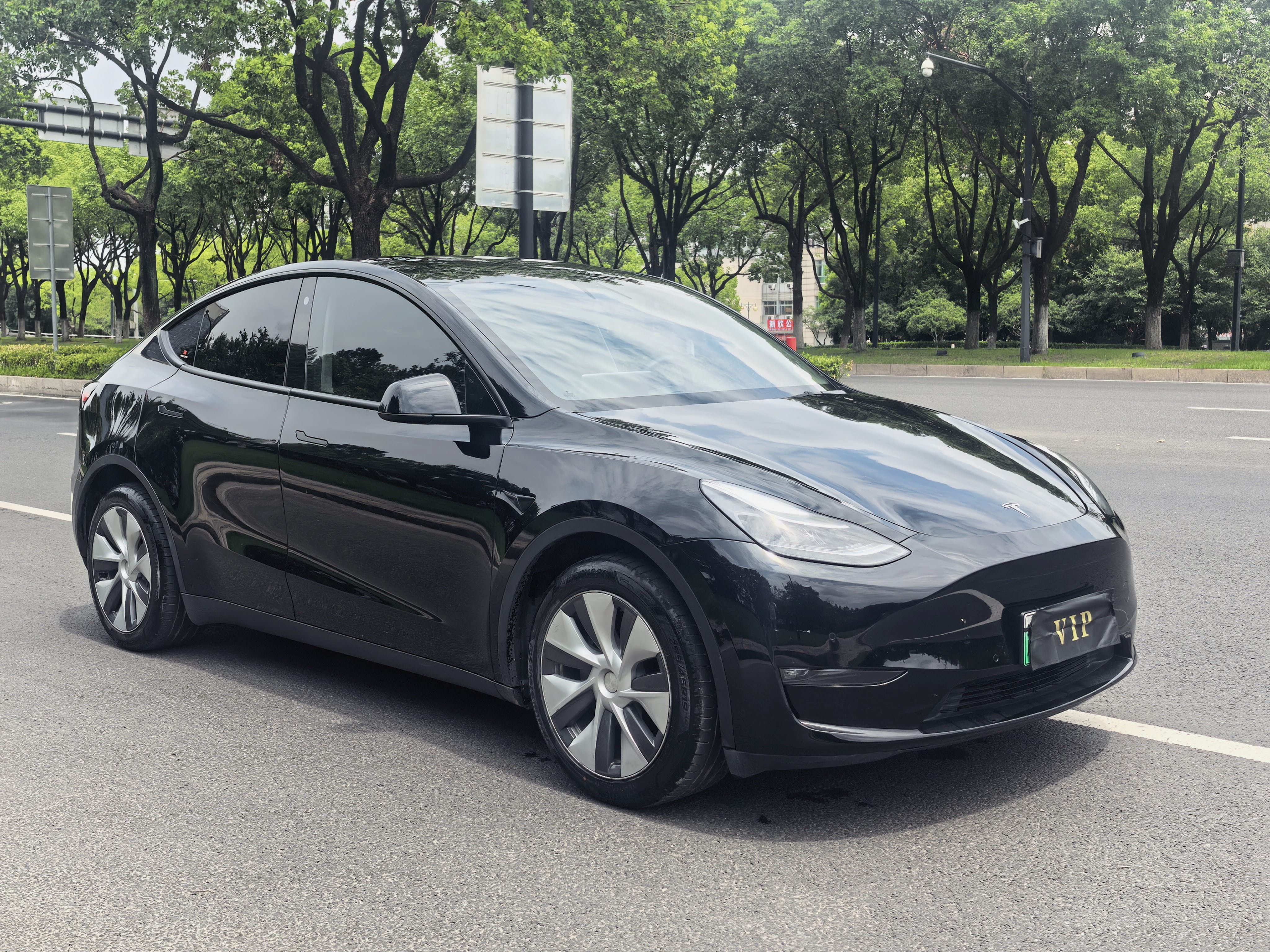 Tesla Model Y 2022 #3 Tesla Model Y 2022 car image #3