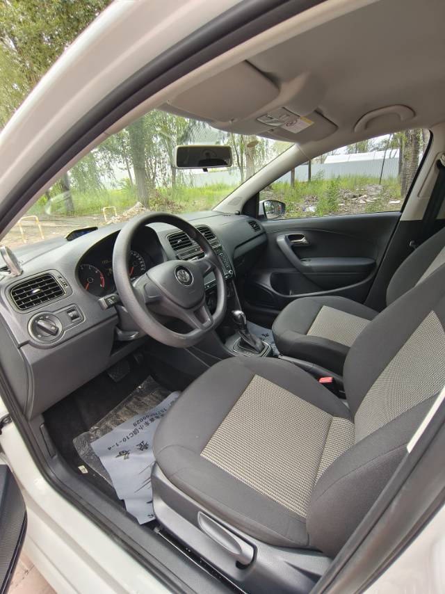 Volkswagen Polo 2016 car image #8