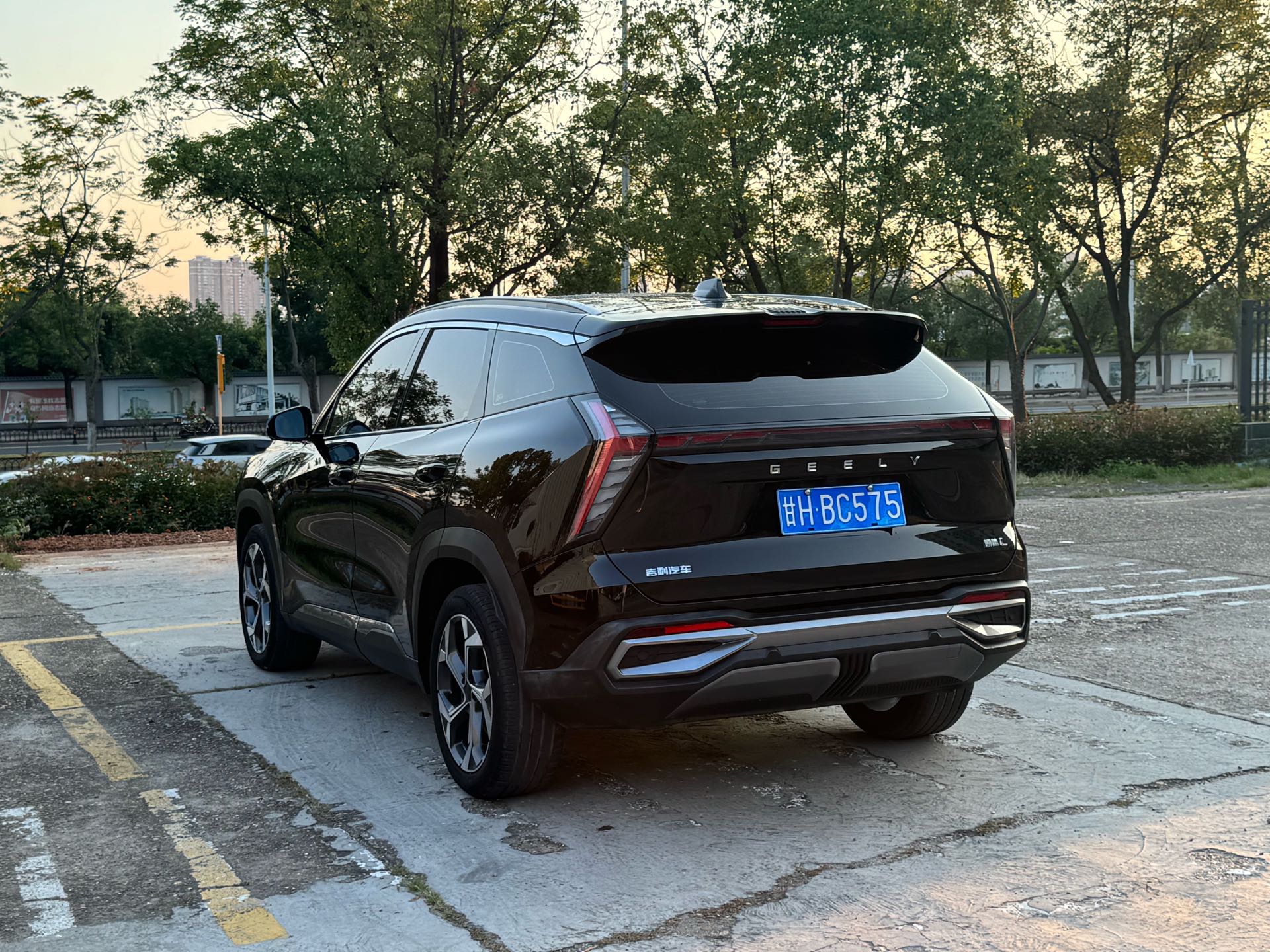 GEELY Boyue L 2023 صورة سيارة #9