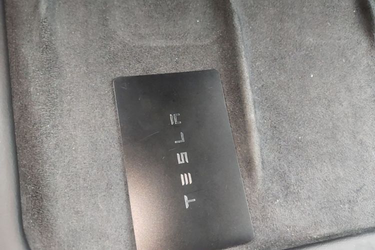 Tesla Model Y 2021 #9 Tesla Model Y 2021 car image #9