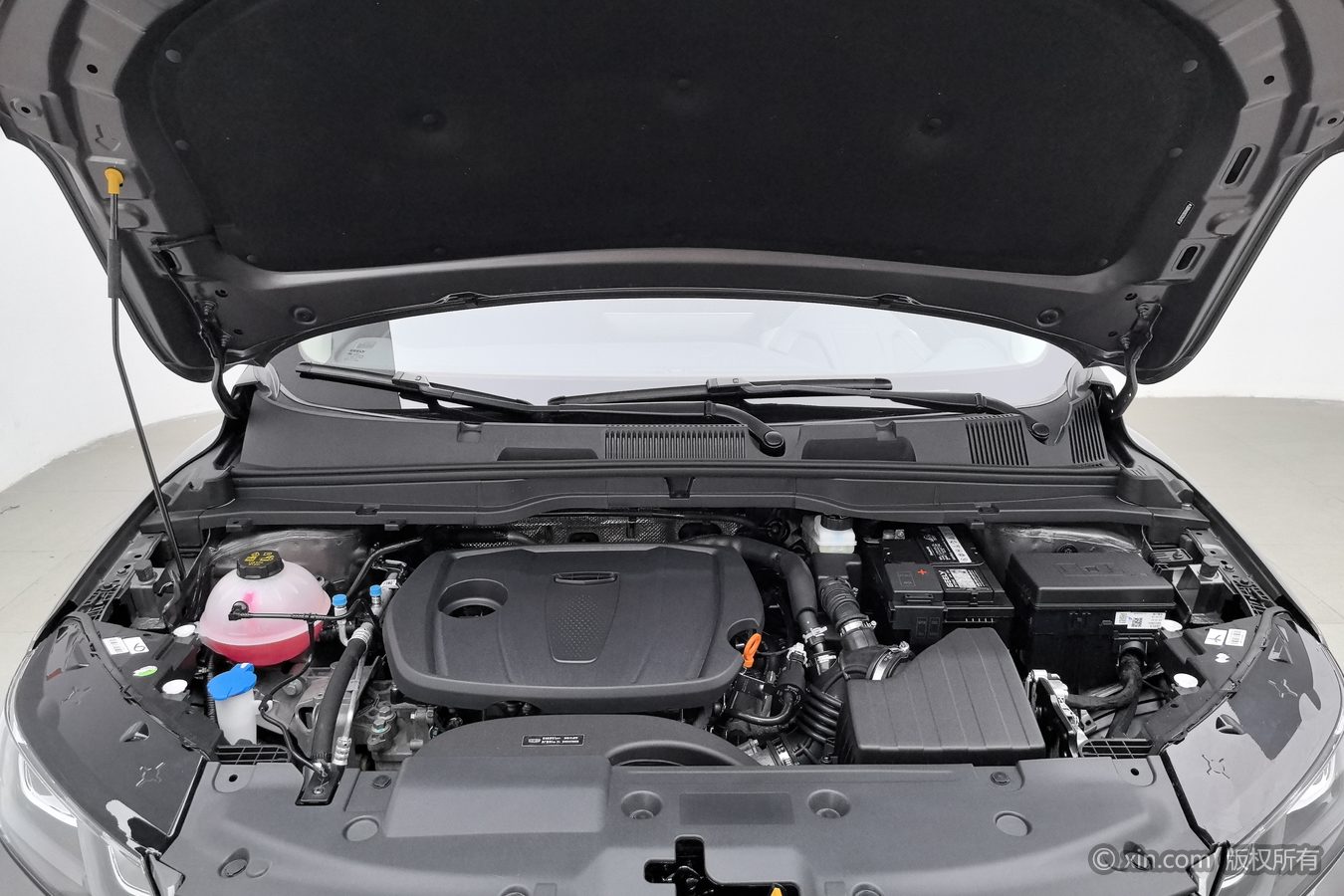 GEELY Coolray 2026 #18 GEELY Coolray 2026 car image #18