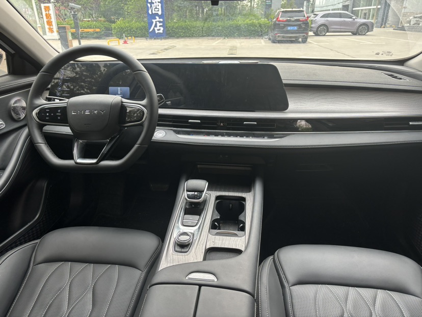 Chery Arrizo 8 2025 car image #2