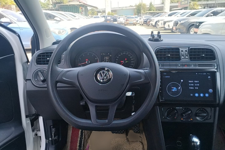 Volkswagen Polo 2018 #11 Volkswagen Polo 2018 car image #11