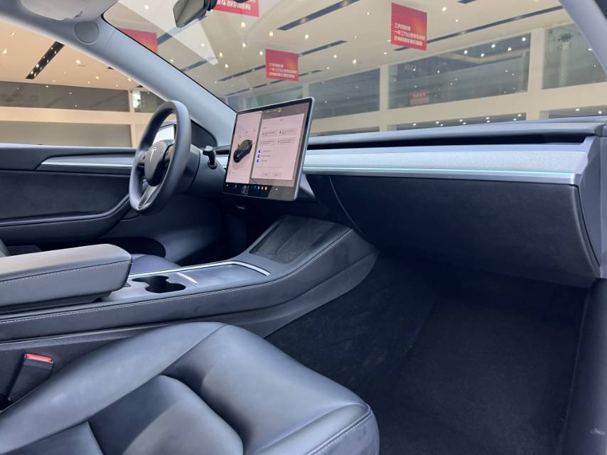 Tesla Model Y 2023 #6 Tesla Model Y 2023 car image #6