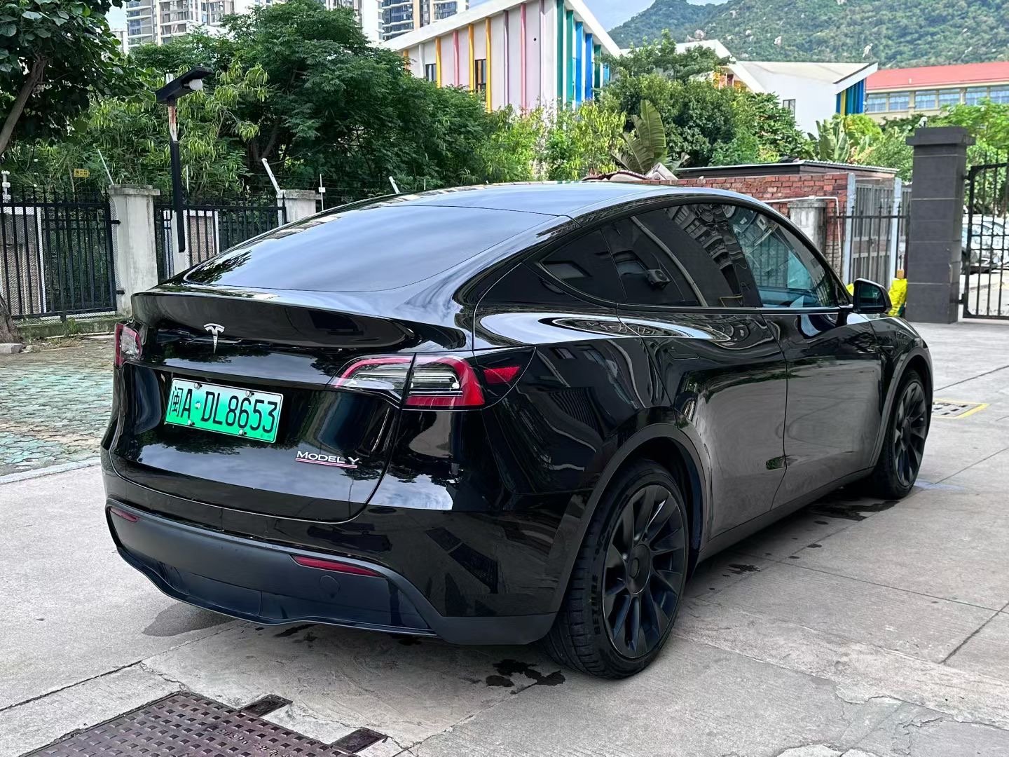 Tesla Model Y 2022 #6 Tesla Model Y 2022 car image #6