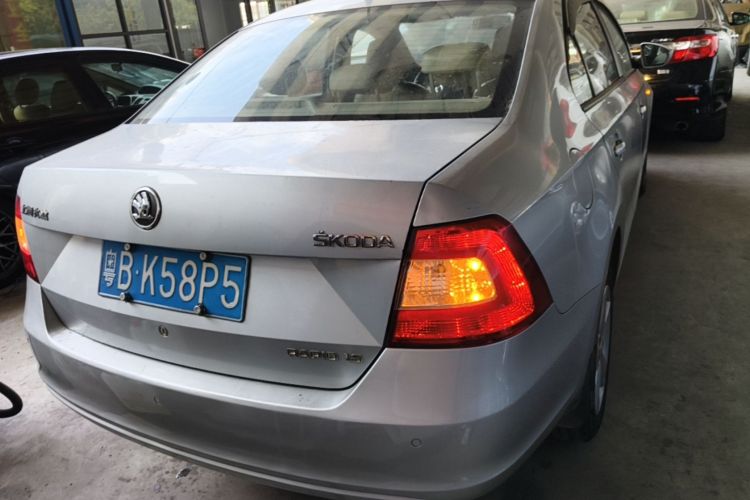 Skoda Rapid 2014 #6 Skoda Rapid 2014 image de voiture #6