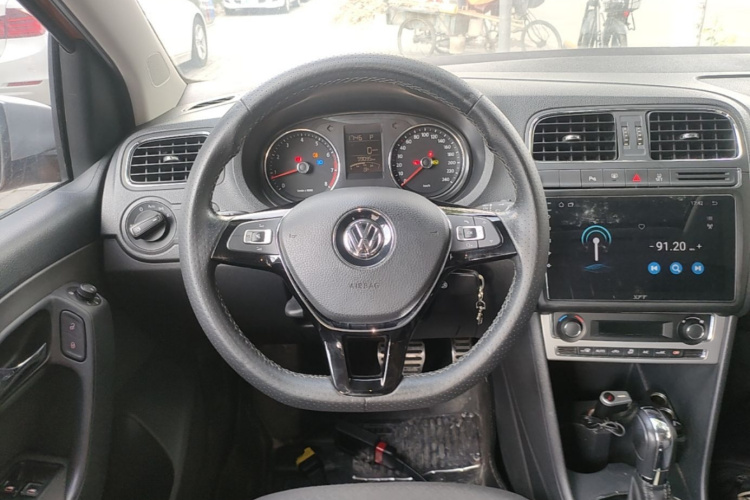 Volkswagen Polo 2015 #11 Volkswagen Polo 2015 car image #11