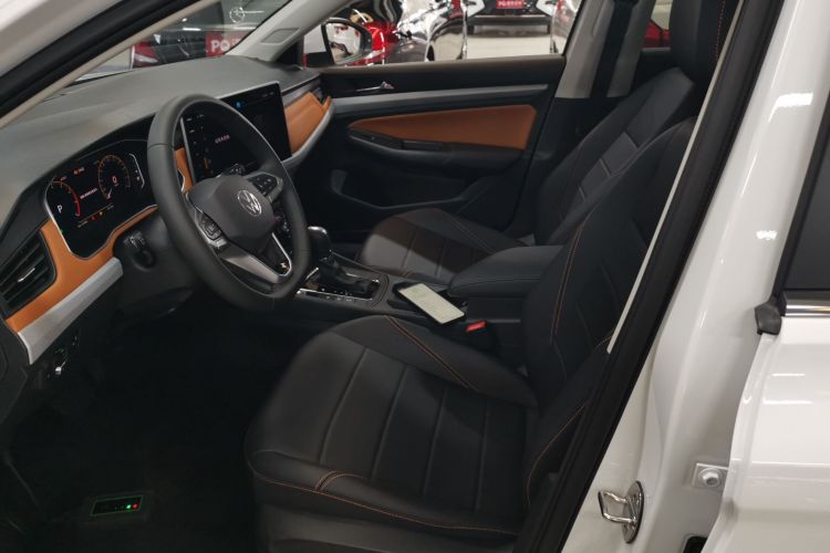 Volkswagen Bora 2025 car image #19