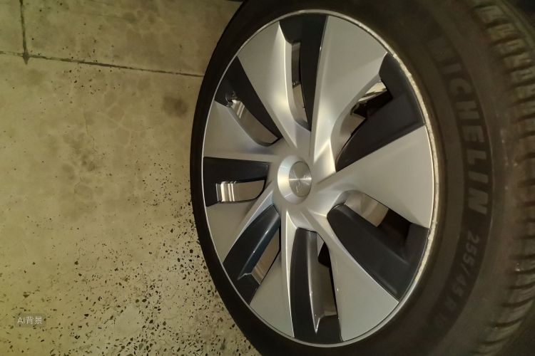 Tesla Model Y 2022 immagine di auto #9
