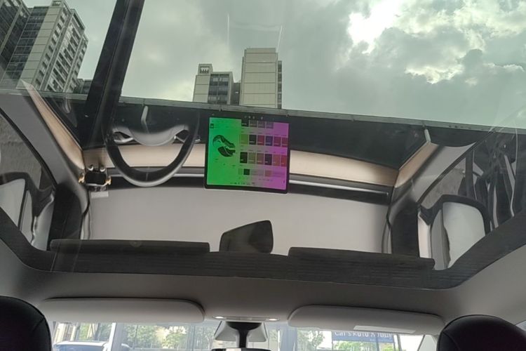 Tesla Model Y 2021 car image #18