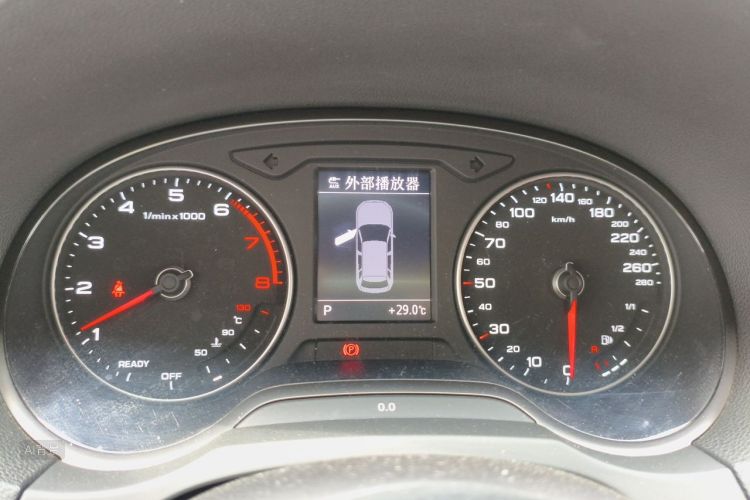Audi A3 2019 car image #13