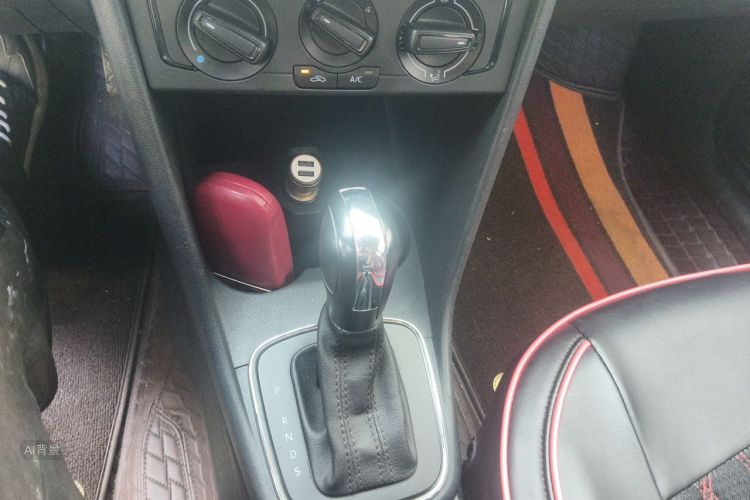 Volkswagen Polo 2018 car image #16