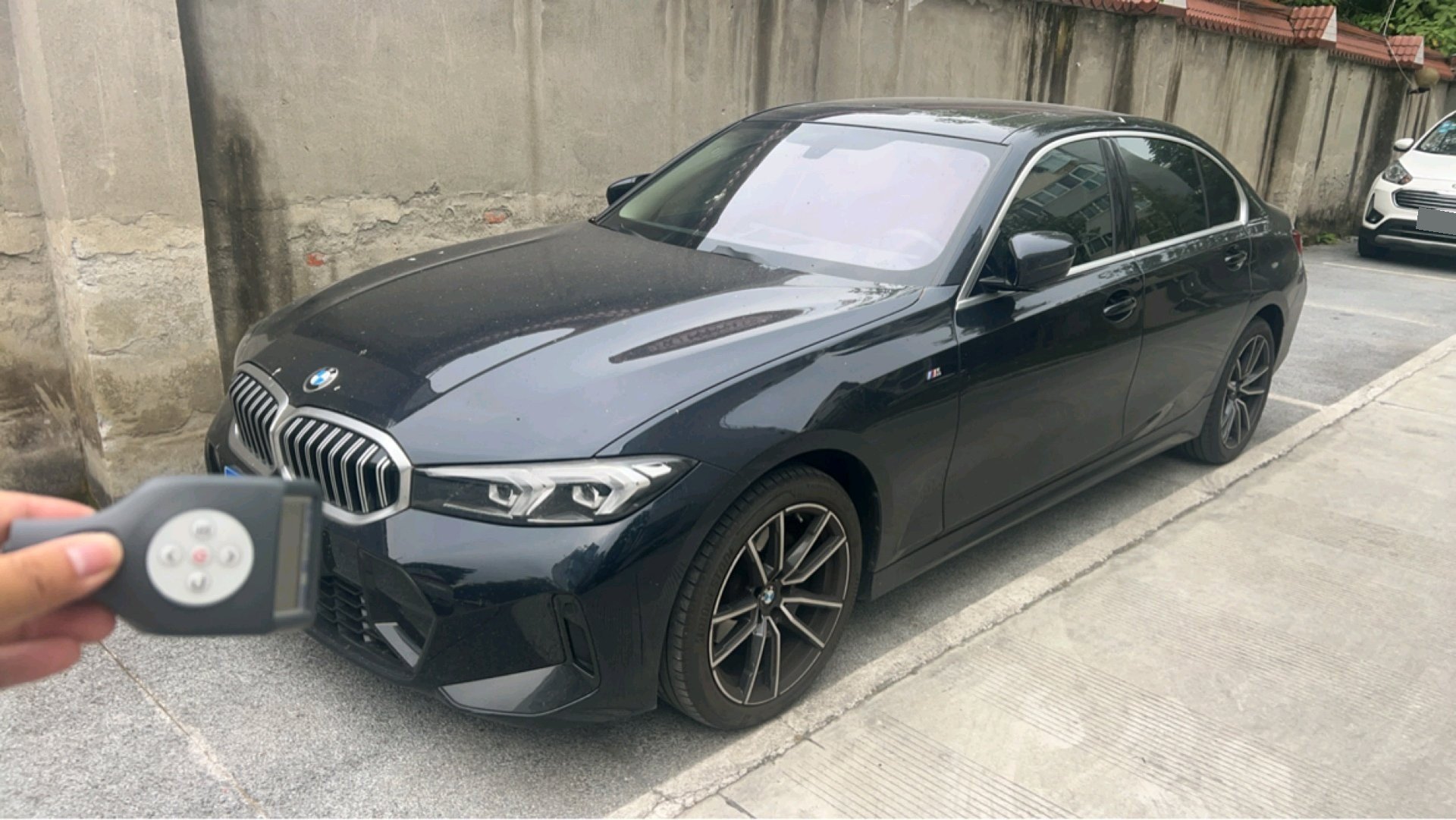 BMW 3 Series 2024 car image 