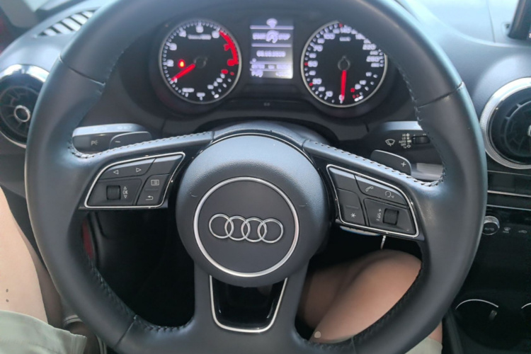 Audi A3 2019 car image #11