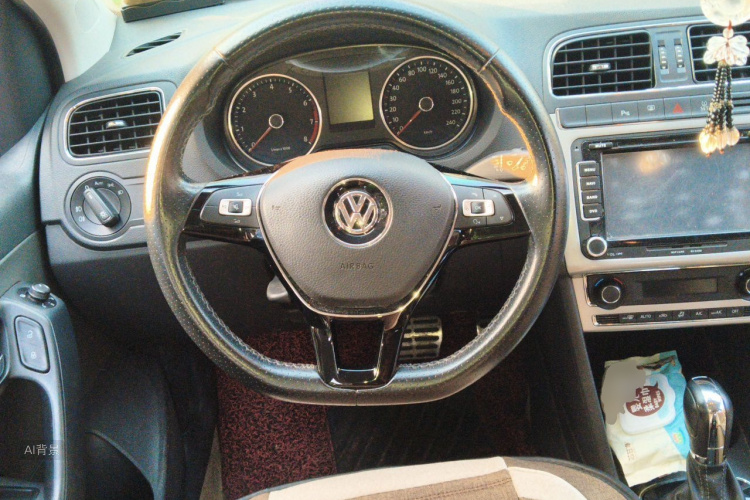 Volkswagen Polo 2015 #12 Volkswagen Polo 2015 car image #12