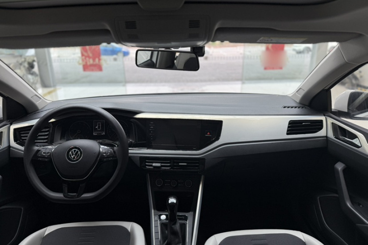 Volkswagen Polo 2022 صورة سيارة #11