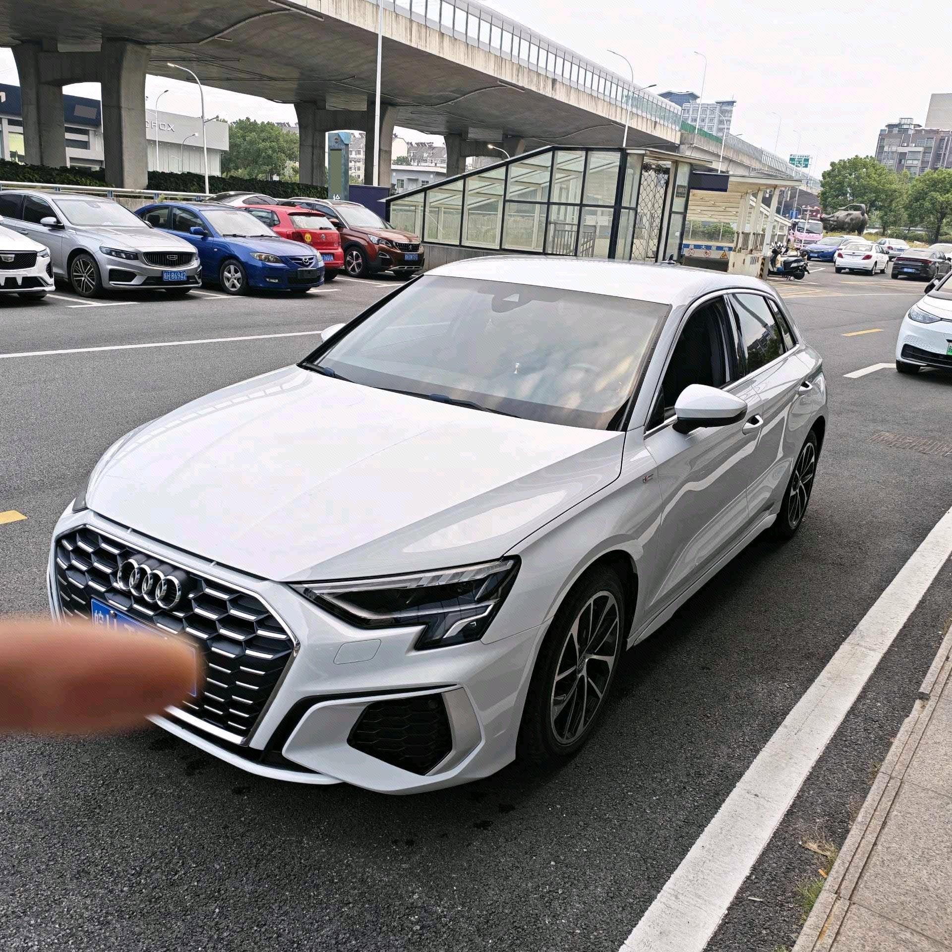 2021 2021 immagine di auto