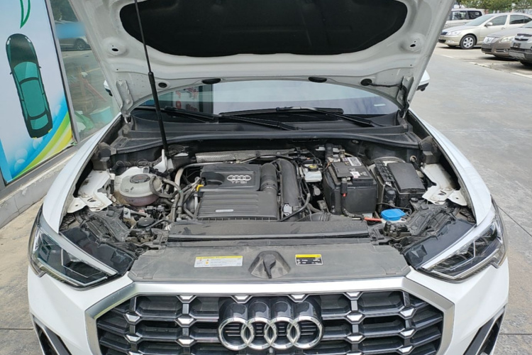 Audi Q3 2021 #20 Audi Q3 2021 car image #20