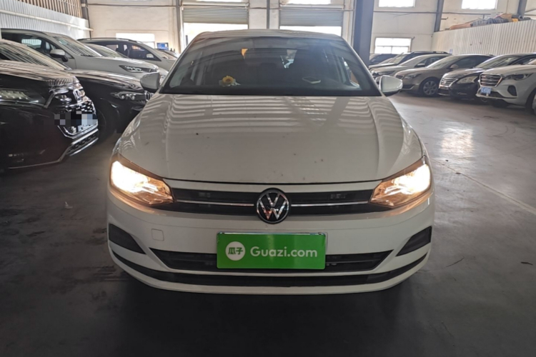 Volkswagen Polo 2023 car image #3