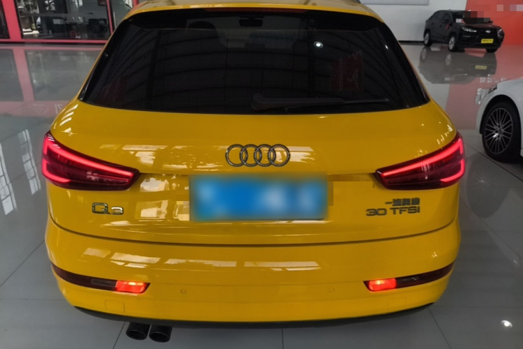 Audi Q3 2016 car image #6