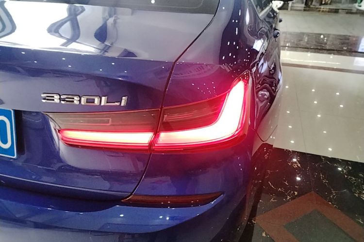 BMW 3 Series 2020 car image #8