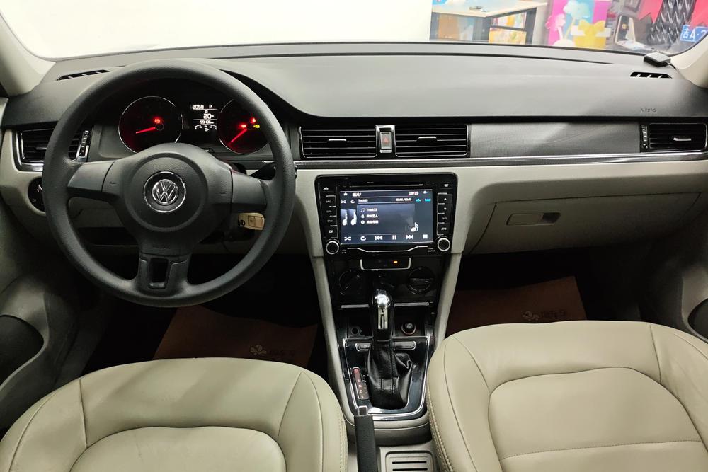 Volkswagen Bora 2013 immagine di auto #13