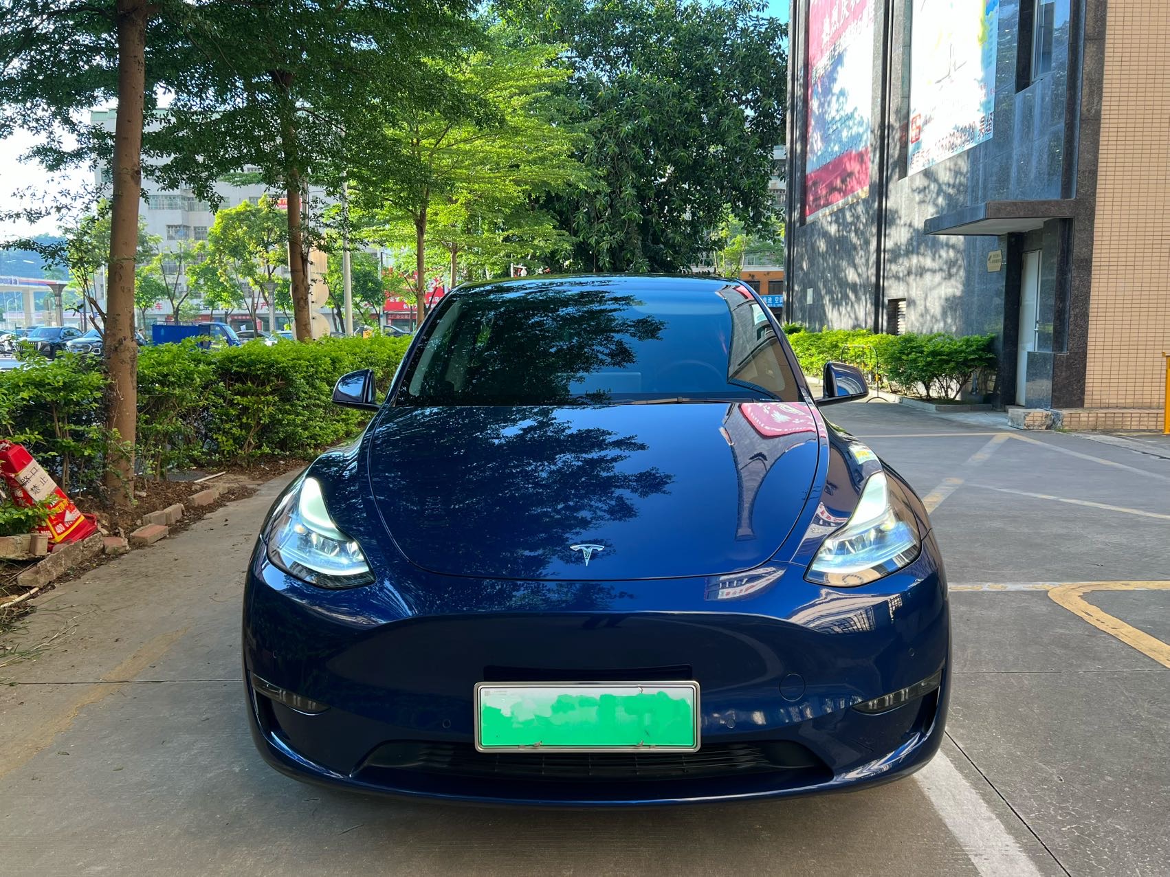 Tesla Model Y 2023 car image #3