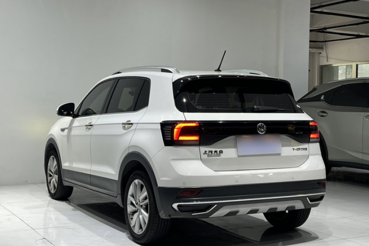 Volkswagen T-Cross 2020 #10 Volkswagen T-Cross 2020 car image #10