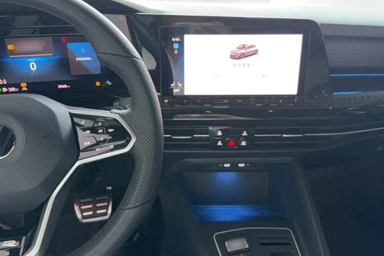 Volkswagen Golf 2024 car image #10