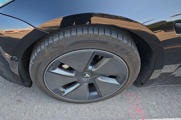 Tesla Model 3 2022 car image #9