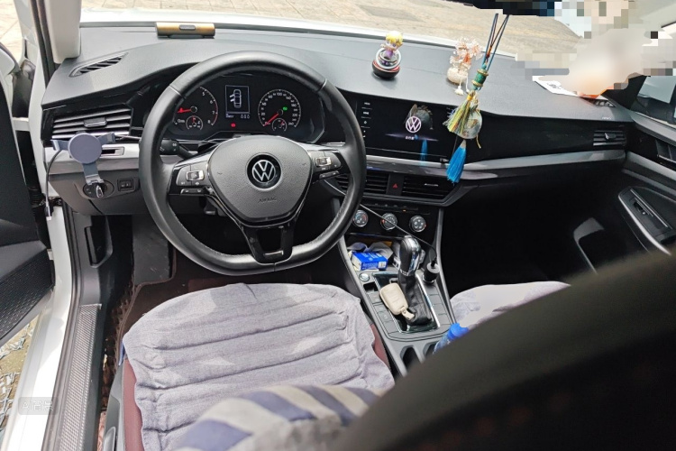 Volkswagen Bora 2022 car image #11