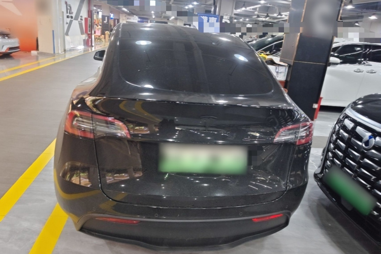 Tesla Model Y 2021 #4 Tesla Model Y 2021 car image #4