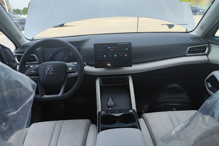 BYD YuanUP 2026 car image #10