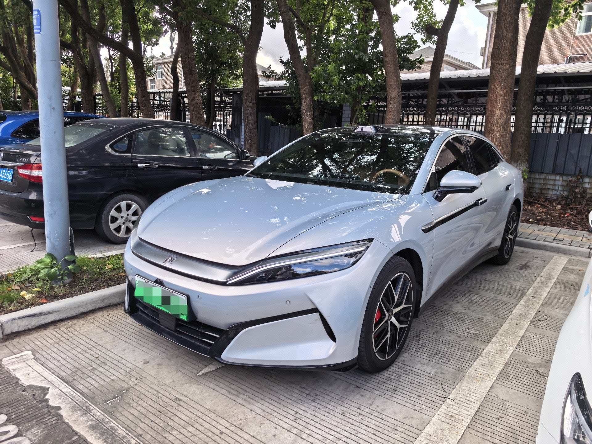 BYD HanL 2025 BYD HanL 2025 car image