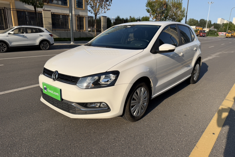 Volkswagen Polo 2017 car image #2