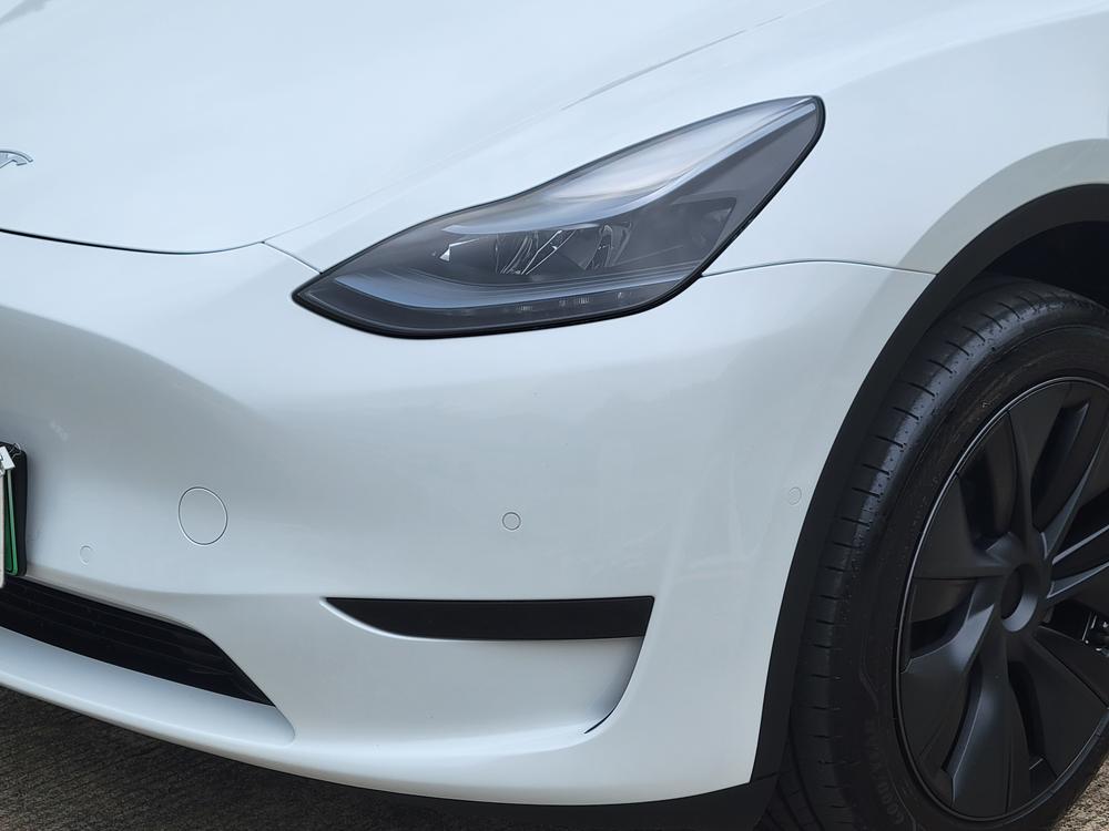 Tesla Model Y 2023 #9 Tesla Model Y 2023 car image #9