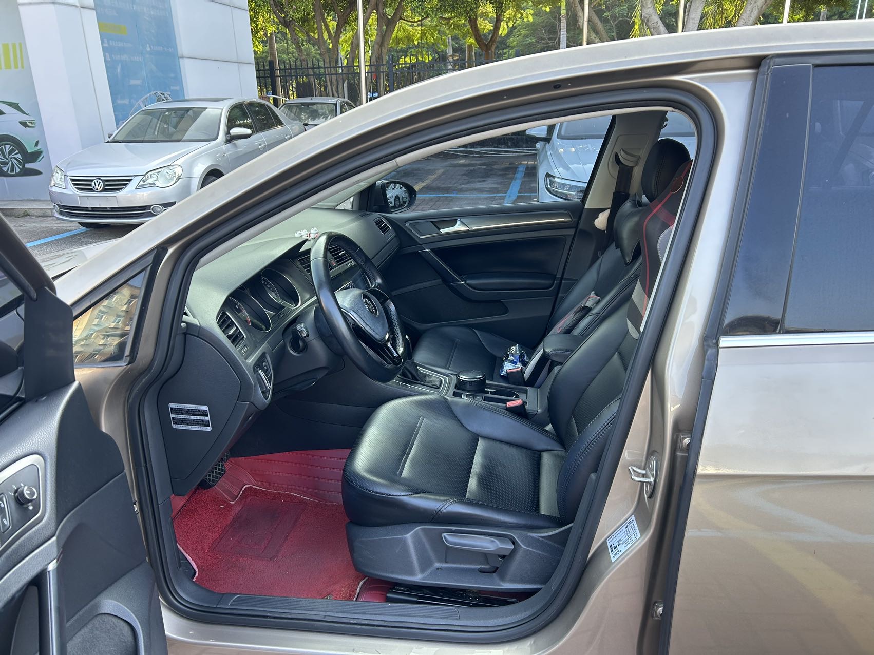 2015 car image #3