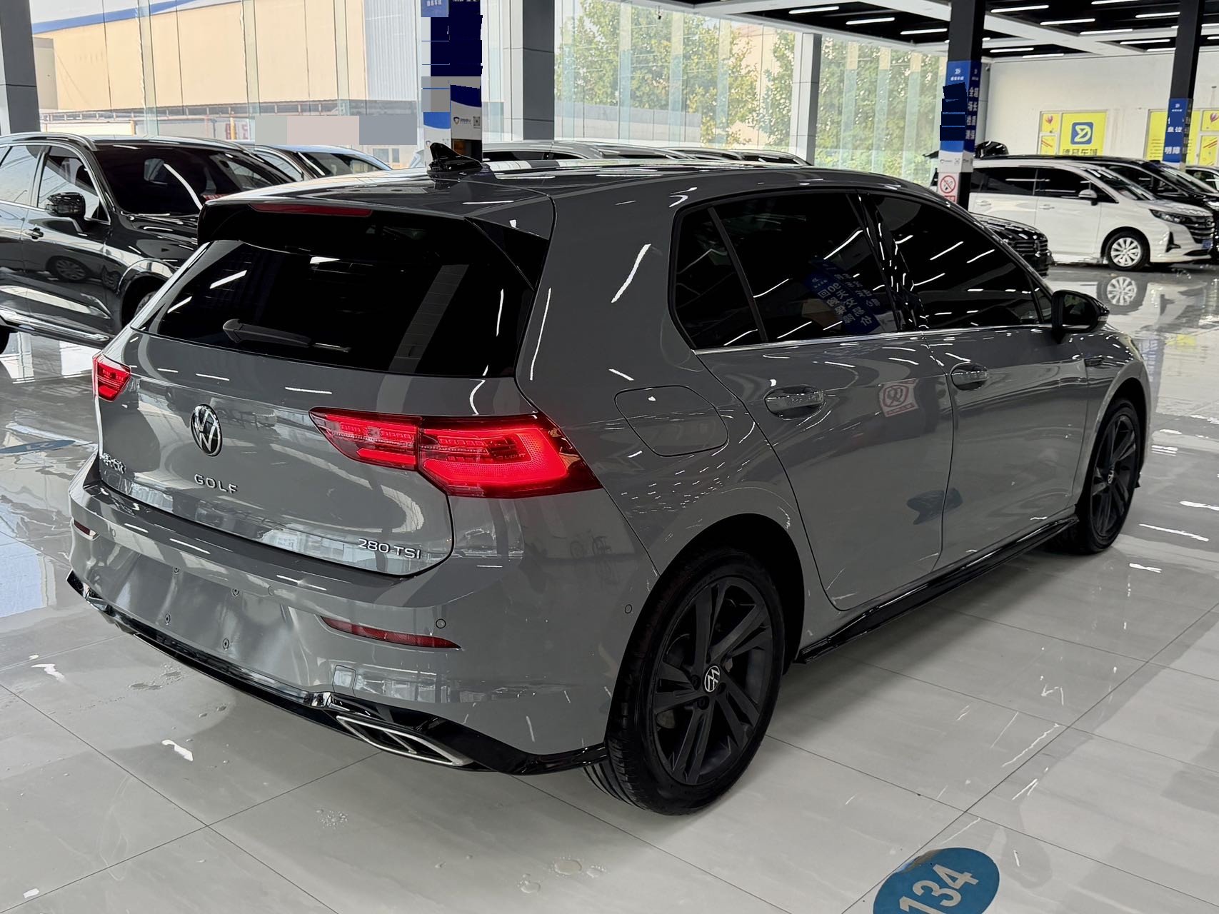 Volkswagen Golf 2023 car image #10