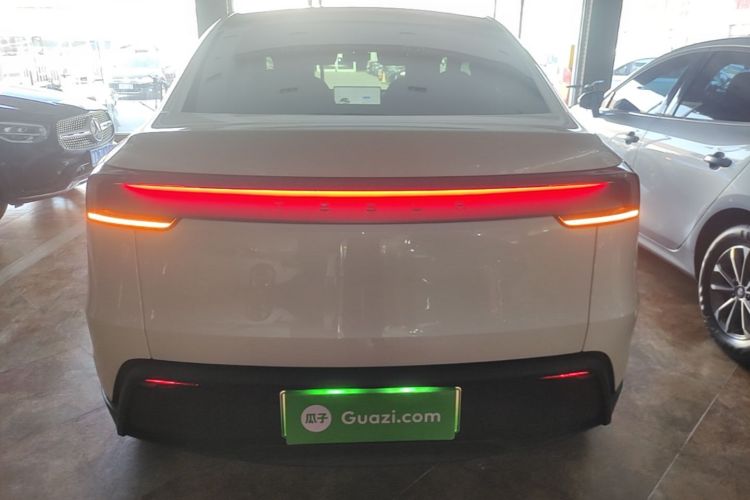 Tesla Model Y 2025 car image #6