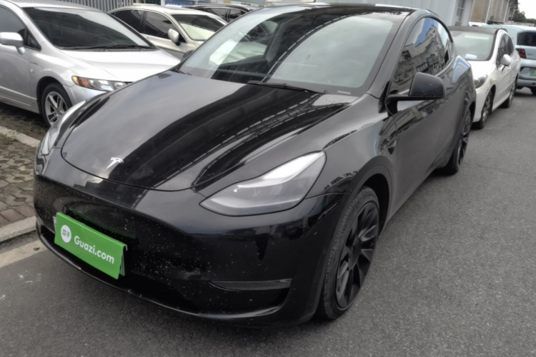 Tesla Model Y 2021 car image #2