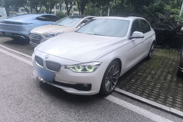 BMW 3 Series 2018 car image #2