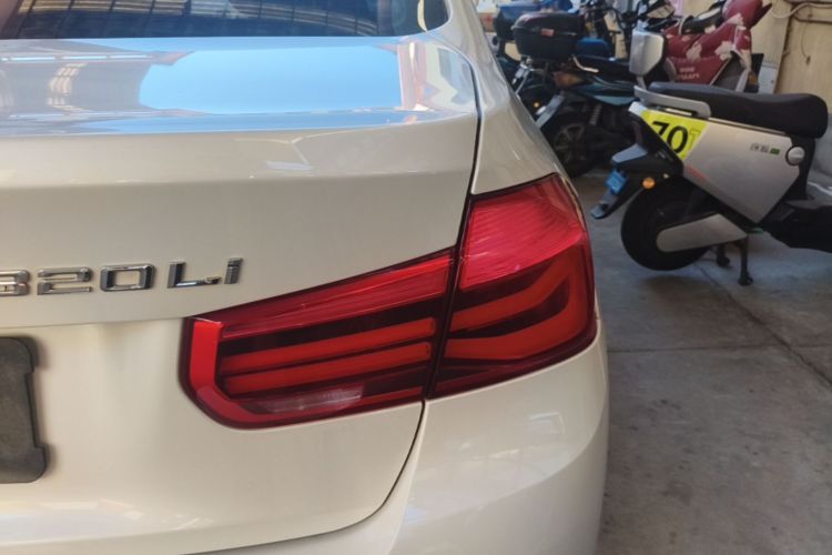 BMW 3 Series 2017 #8 BMW 3 Series 2017 car image #8