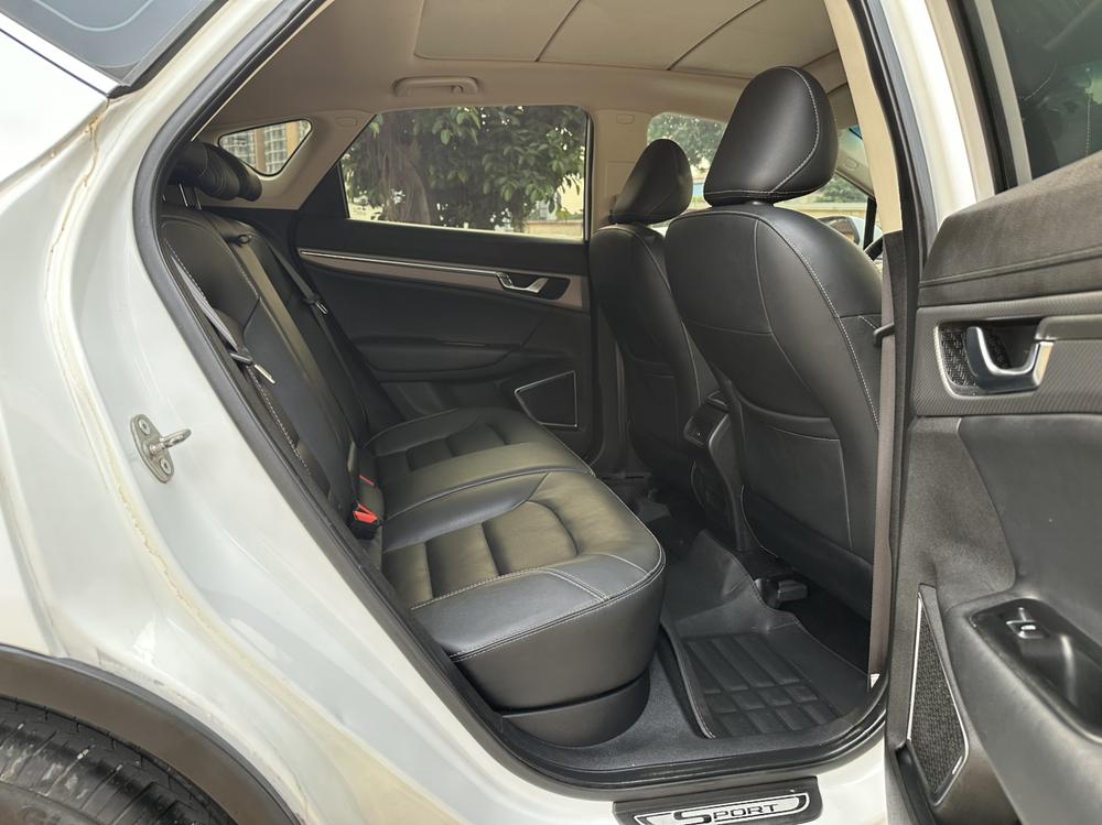 GEELY Emgrand GS 2016 car image #15