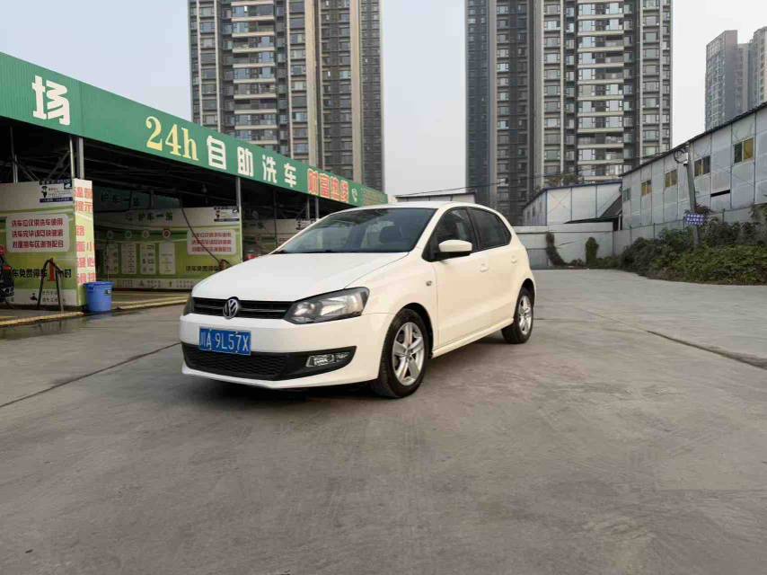 Volkswagen Polo 2014 Volkswagen Polo 2014 car image