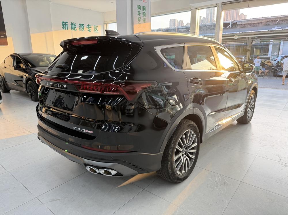 Jetour X70 PLUS 2023 car image #6