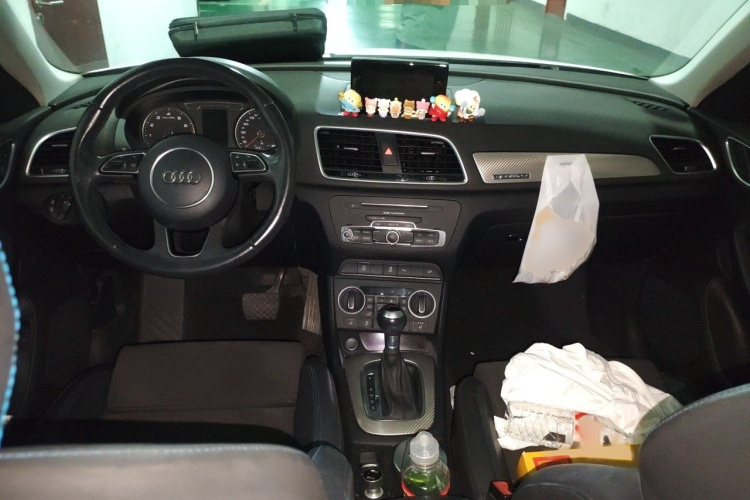 Audi Q3 2018 immagine di auto #12