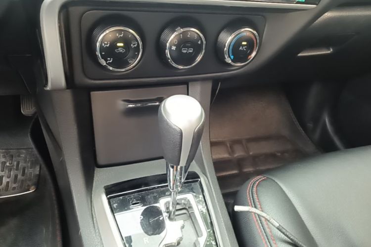 Toyota Corolla 2018 #19 Toyota Corolla 2018 car image #19